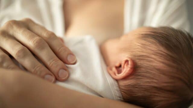 Lactancia materna, vital para proteger contra patógenos incluido el coronavirus