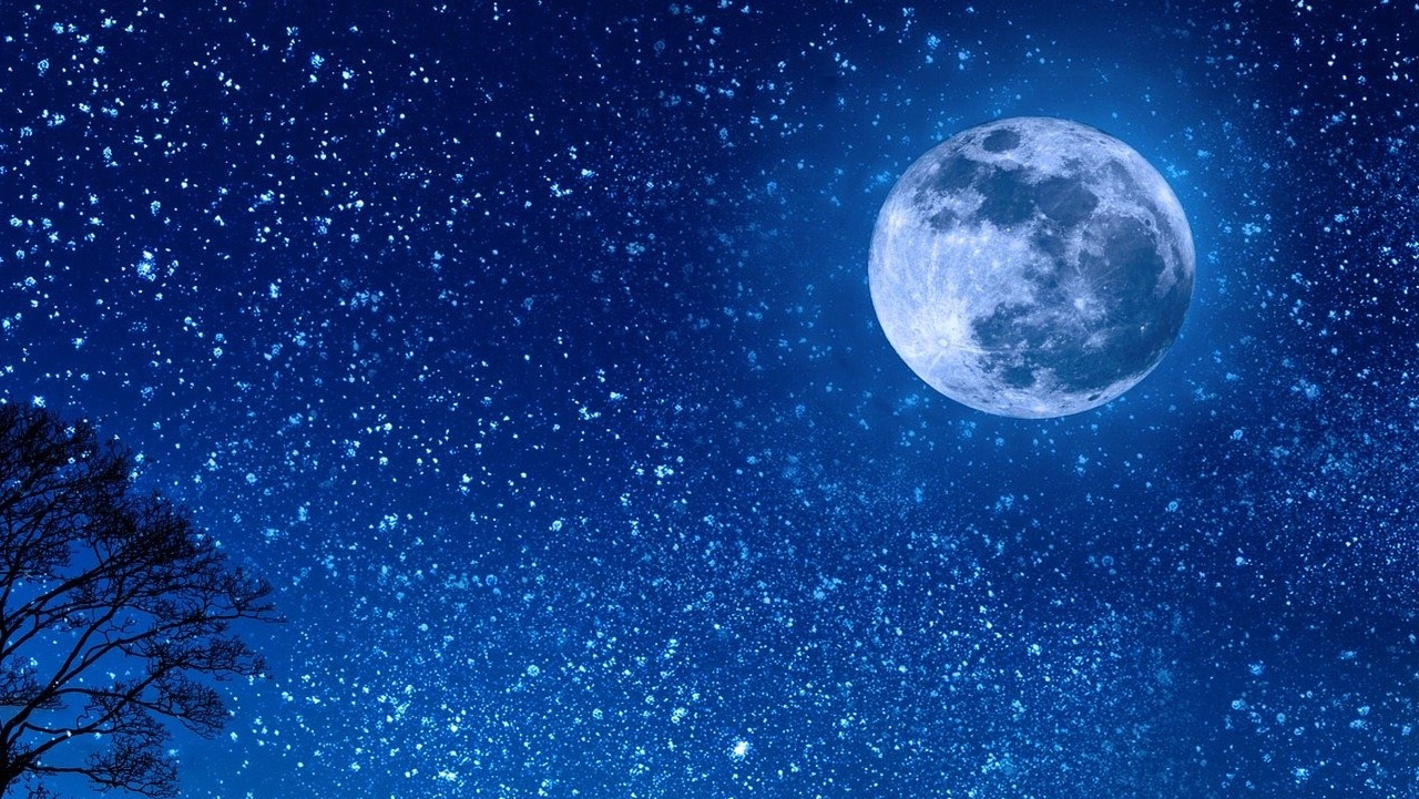 The lunar cycle affects and harms men’s sleep more
