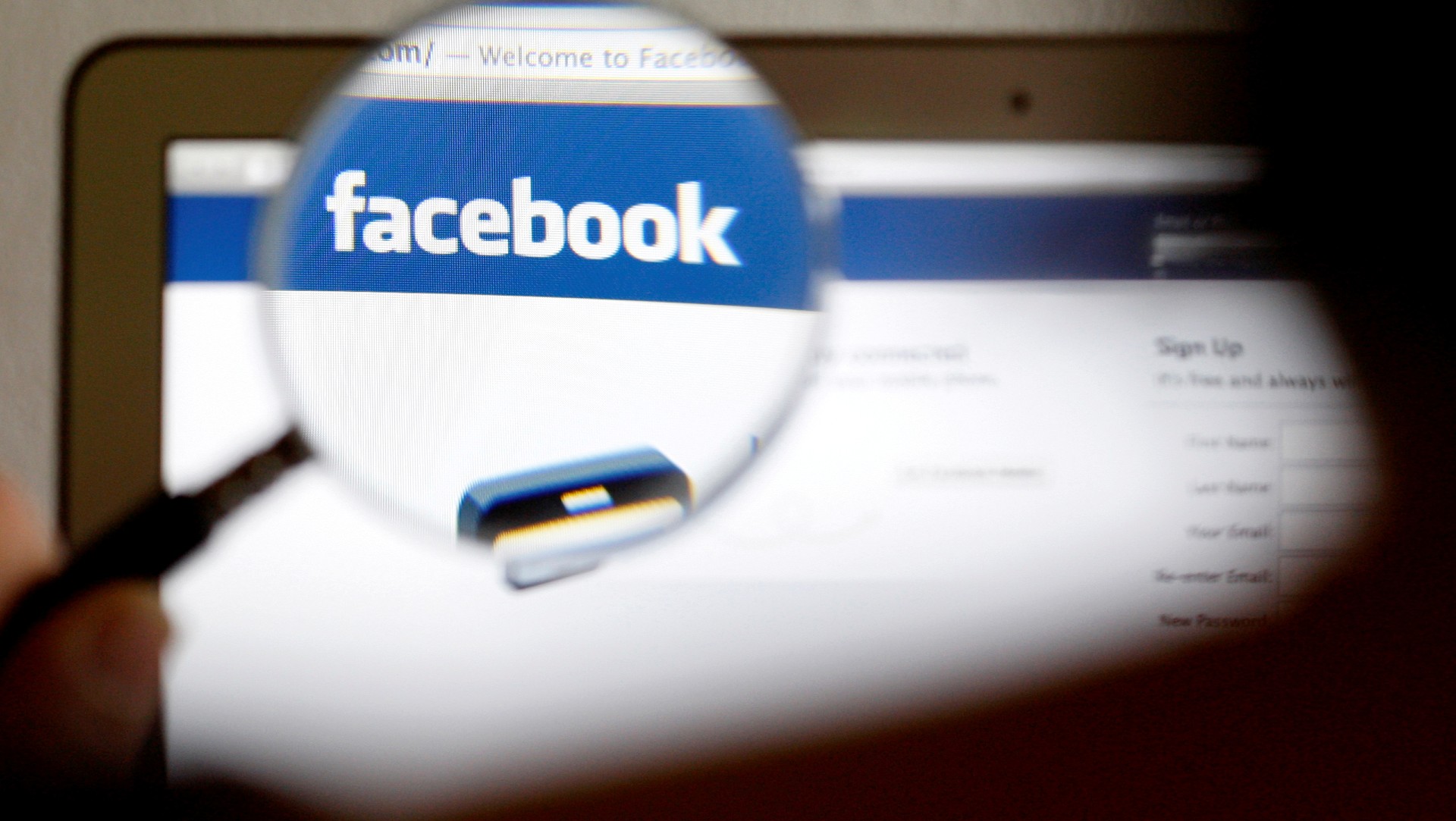 Facebook bloquea y restringe el intercambio de noticias con Australia