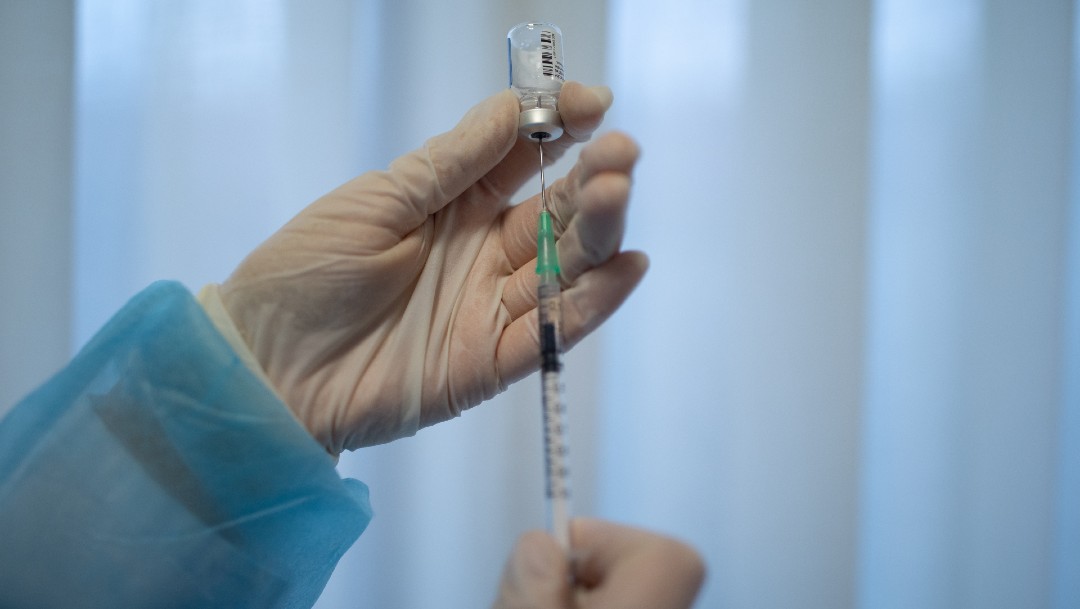 Trabajadores de un asilo reciben sobredosis de la vacuna contra COVID-19 en Alemania